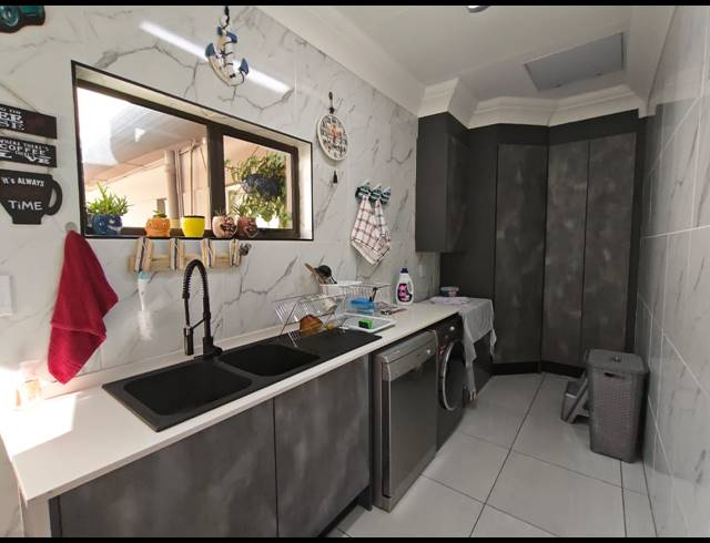 3 BEDROOM FREEHOLD FOR SALE IN NEW REDRUTH